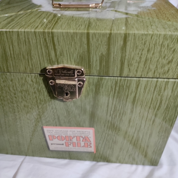 Vintage PortaFile Metal Records Box + the KEY! - Picture 1 of 5